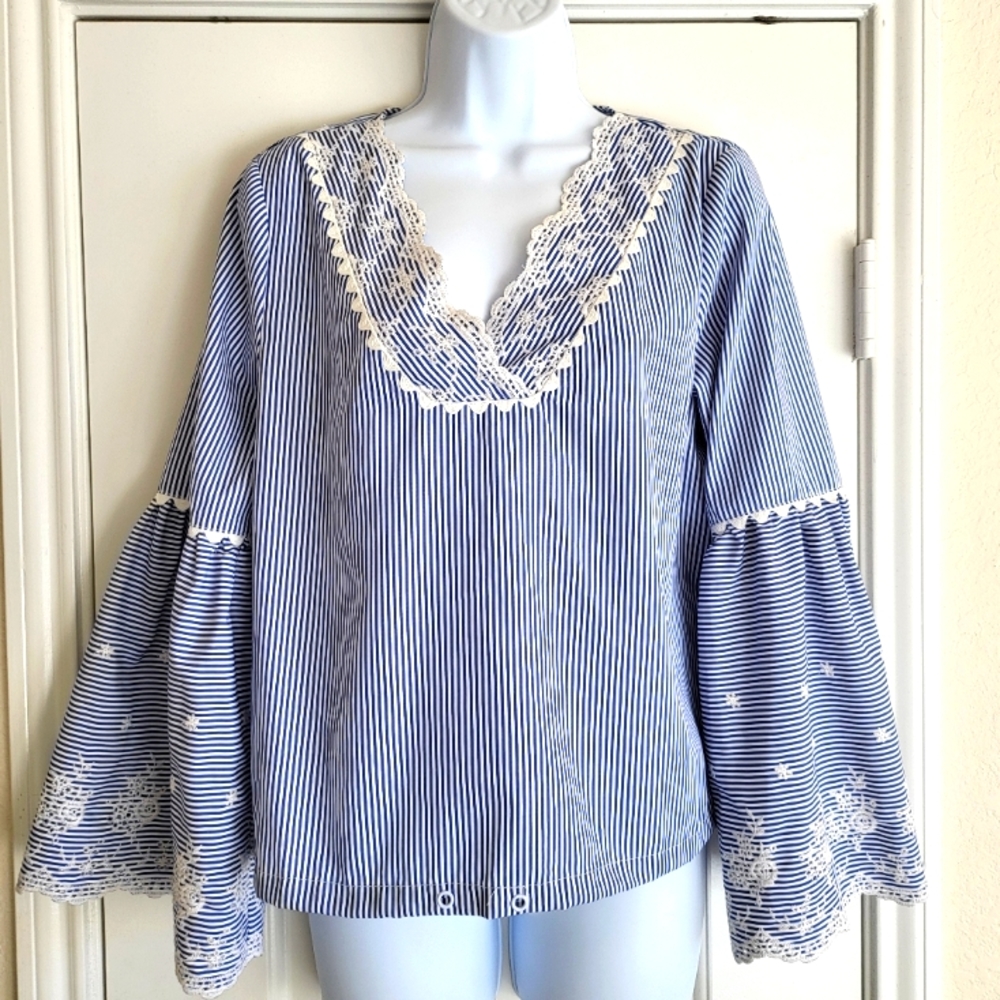 Laundry by Shelli Segal blue and white striped blouse
